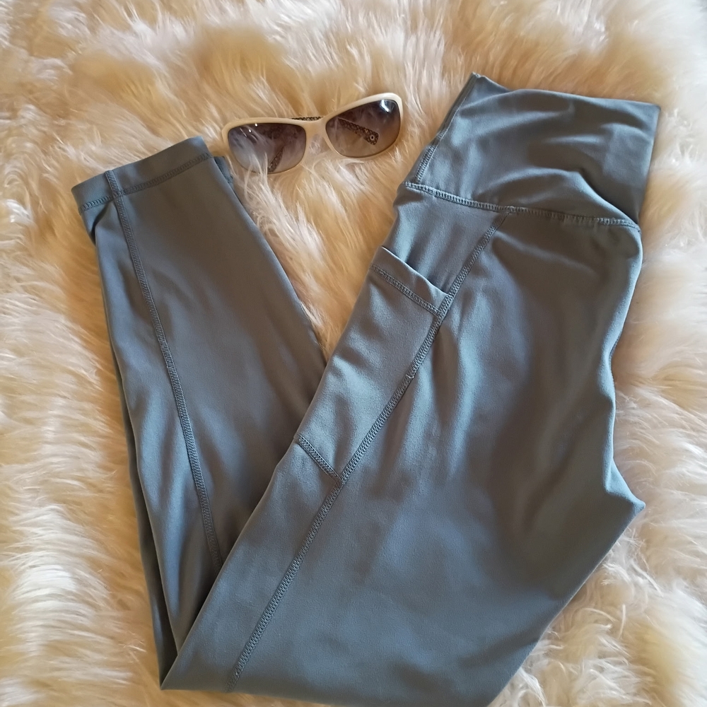 Stylish Women's Gray Leggings